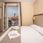 Rosa 4*