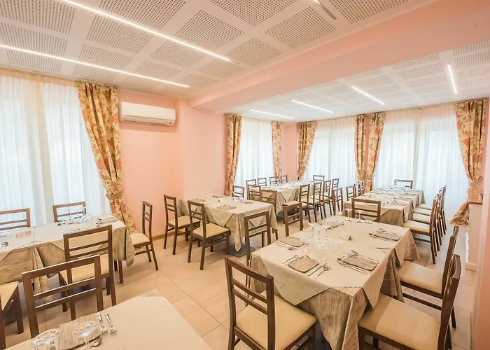 Ξενοδοχείο Rosa 4*